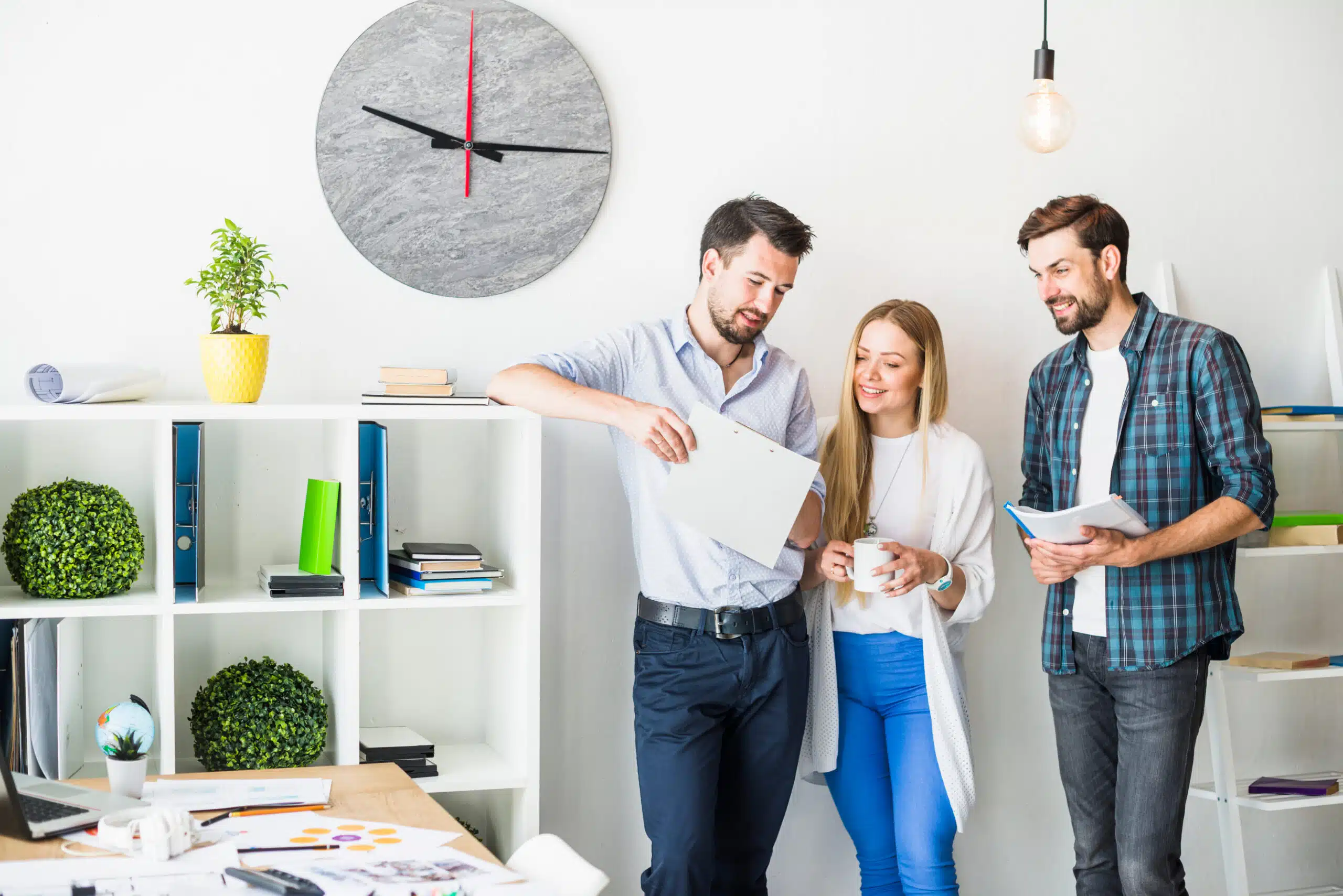 Family consulting an expert